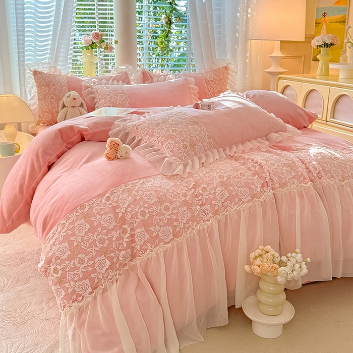 91家纺网 家纺一手货源 找家纺 唐人居 2025新款高克重牛奶绒蕾丝雪纺花边四件套-丘比特 丘比特-浅粉