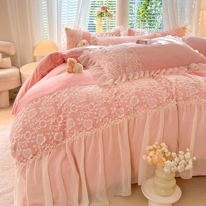 91家纺网 家纺一手货源 找家纺 唐人居 2025新款高克重牛奶绒蕾丝雪纺花边四件套-丘比特 丘比特-浅粉