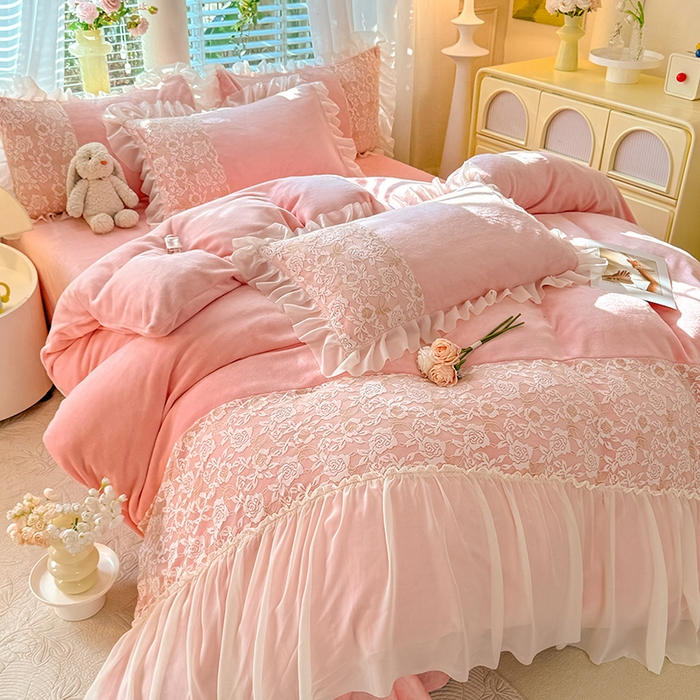 91家纺网 家纺一手货源 找家纺 唐人居 2025新款高克重牛奶绒蕾丝雪纺花边四件套-丘比特 丘比特-浅粉