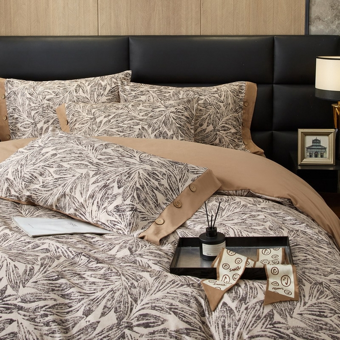 91家纺网 家纺一手货源 找家纺 沐白家居 2025新款全棉生态磨毛印花四件套-纽扣工艺款 雅集-卡其