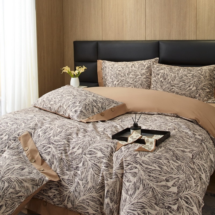 91家纺网 家纺一手货源 找家纺 沐白家居 2025新款全棉生态磨毛印花四件套-纽扣工艺款 雅集-卡其