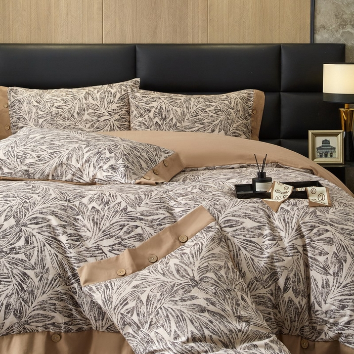 91家纺网 家纺一手货源 找家纺 沐白家居 2025新款全棉生态磨毛印花四件套-纽扣工艺款 雅集-卡其