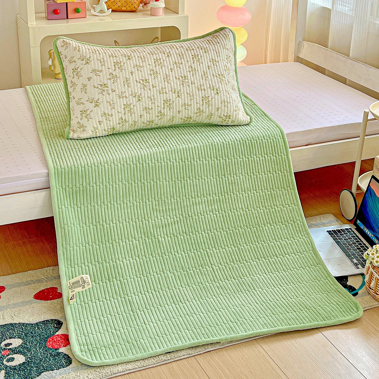 91家纺网 家纺一手货源 找家纺 恒尚居 2025新款纯棉牛奶绒学生床垫 双面两用夹棉床单床垫-秋冬款 四季通用 香草园-A纯棉-B牛奶绒