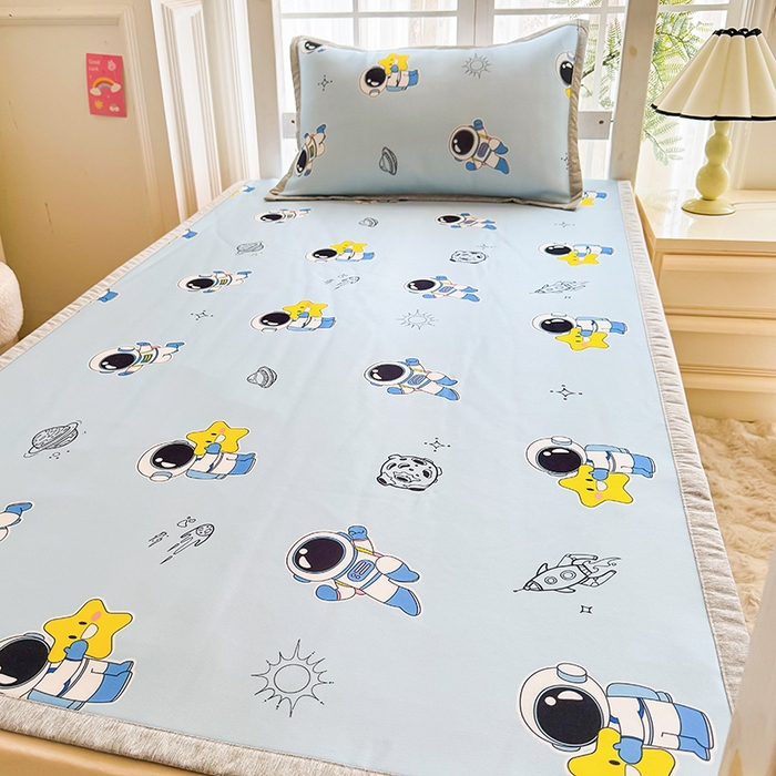 91家纺网 家纺一手货源 找家纺 萌宝家纺 2025新款小清新卡通学生宿舍凉席幼儿园小学生冰丝席冰藤软席 太空漫步