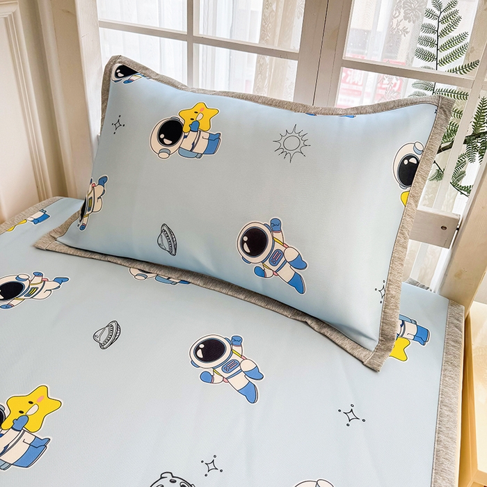 91家纺网 家纺一手货源 找家纺 萌宝家纺 2025新款小清新卡通学生宿舍凉席幼儿园小学生冰丝席冰藤软席 太空漫步