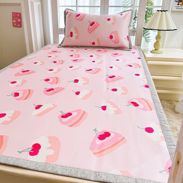 91家纺网 家纺一手货源 找家纺 萌宝家纺 2025新款小清新卡通学生宿舍凉席幼儿园小学生冰丝席冰藤软席 小蛋糕