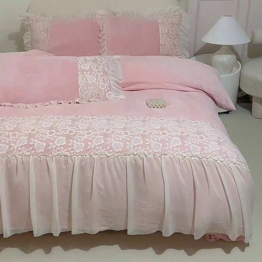 91家纺网 家纺一手货源 找家纺 唐人居 2025新款高克重牛奶绒蕾丝雪纺花边四件套-丘比特 丘比特-浅粉