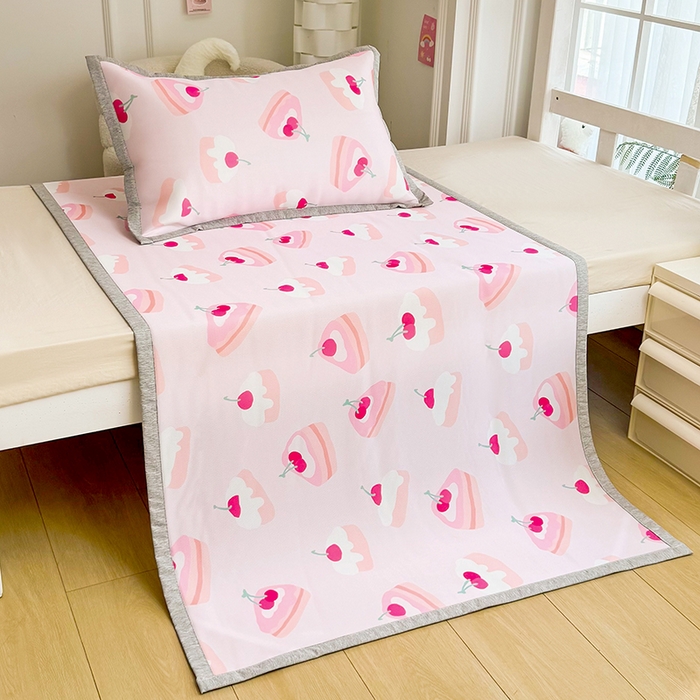 91家纺网 家纺一手货源 找家纺 萌宝家纺 2025新款小清新卡通学生宿舍凉席幼儿园小学生冰丝席冰藤软席 小蛋糕