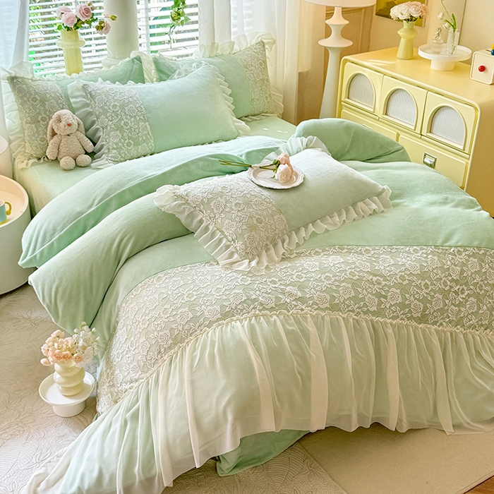 91家纺网 家纺一手货源 找家纺 唐人居 2025新款高克重牛奶绒蕾丝雪纺花边四件套-丘比特 丘比特-浅绿