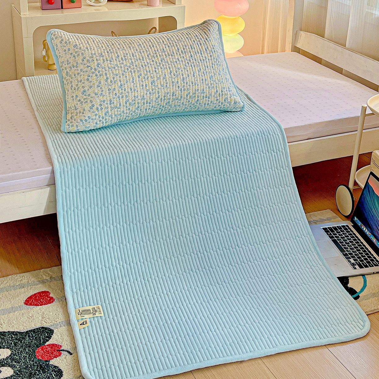 91家纺网 家纺一手货源 找家纺 恒尚居 2025新款纯棉牛奶绒学生床垫 双面两用夹棉床单床垫-秋冬款 四季通用 雪兰-A纯棉-B牛奶绒