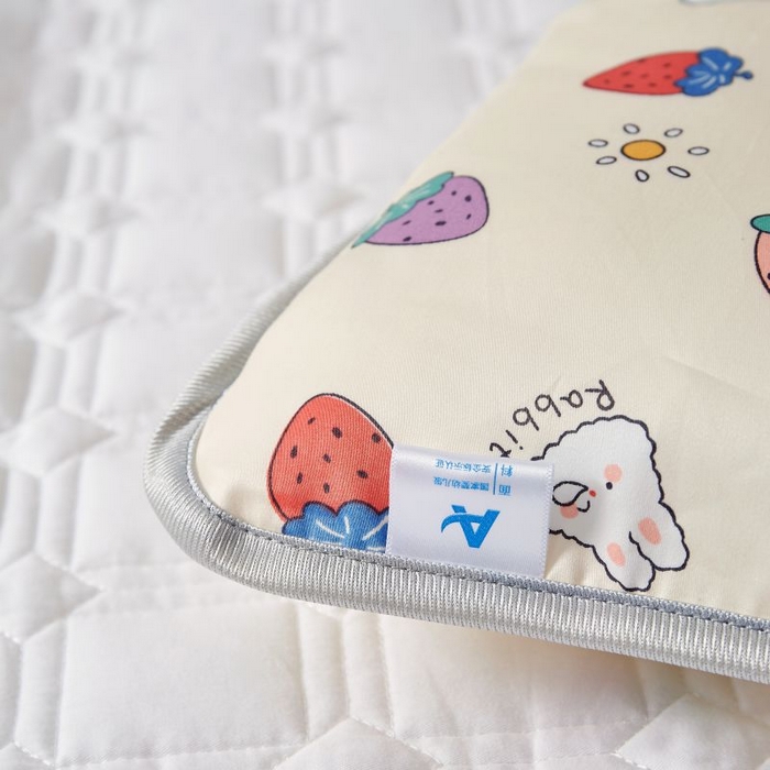 91家纺网 家纺一手货源 找家纺 小米枕芯 2025新款全棉儿童凉感冰爽柔软舒适亲肤枕头枕芯 米色草莓园【一对装】