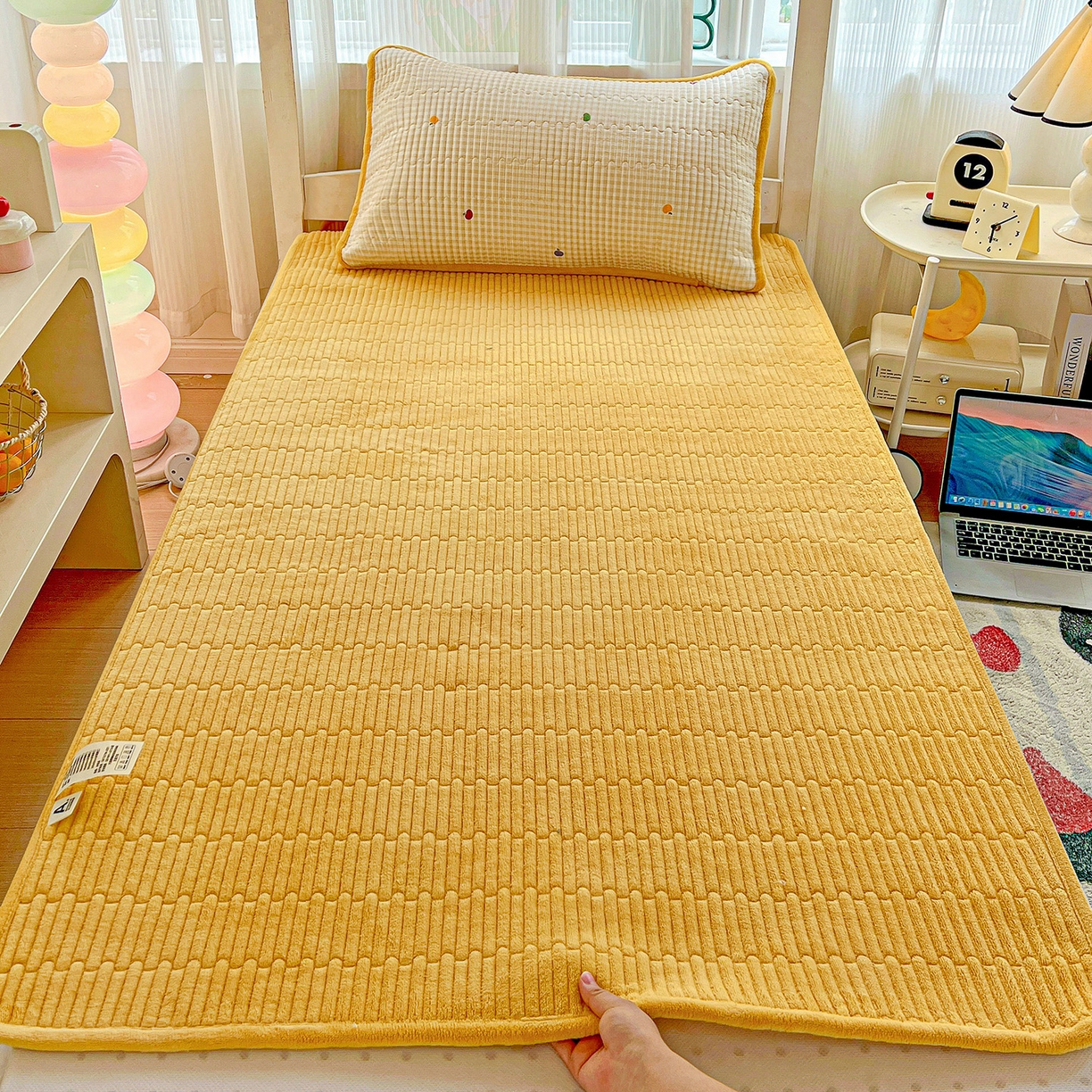 91家纺网 家纺一手货源 找家纺 恒尚居 2025新款纯棉牛奶绒学生床垫 双面两用夹棉床单床垫-秋冬款 四季通用 雨果-黄-A纯棉-B牛奶绒