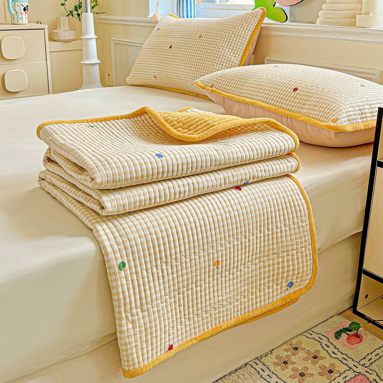 91家纺网 家纺一手货源 找家纺 恒尚居 2025新款纯棉牛奶绒学生床垫 双面两用夹棉床单床垫-秋冬款 四季通用 雨果-黄-A纯棉-B牛奶绒