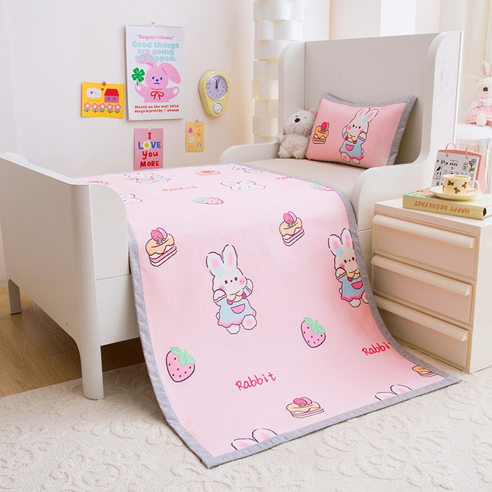 91家纺网 家纺一手货源 找家纺 萌宝家纺 2025新款7A抗菌儿童冰藤席卡通软席幼儿园冰丝席可定制 蛋糕兔子