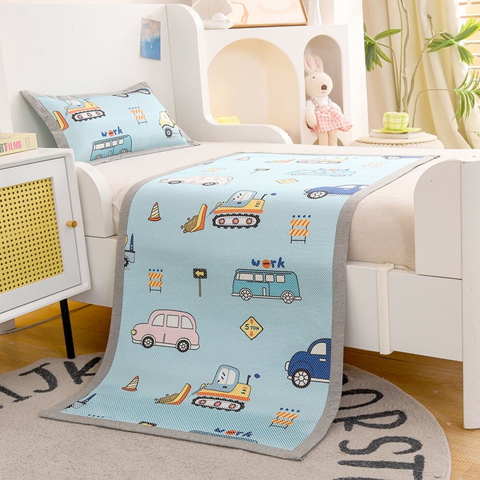 91家纺网 家纺一手货源 找家纺 萌宝家纺 2025新款7A抗菌儿童冰藤席卡通软席幼儿园冰丝席可定制 小汽车-蓝