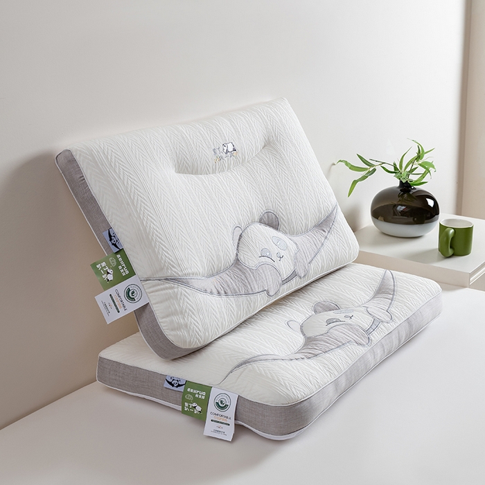 91家纺网 家纺一手货源 找家纺 小米枕芯 2025新款超柔透气亲肤趴趴熊猫护颈枕 趴趴熊猫护颈枕一只