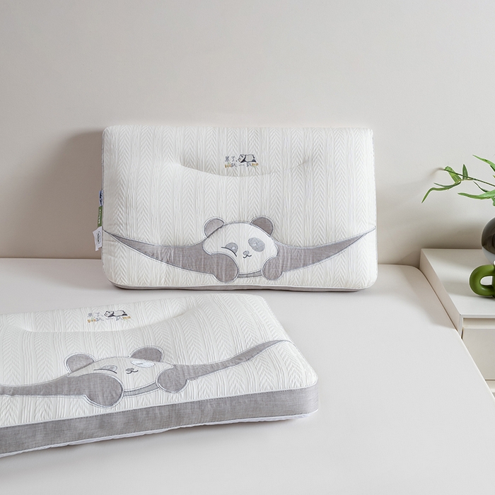 91家纺网 家纺一手货源 找家纺 小米枕芯 2025新款超柔透气亲肤趴趴熊猫护颈枕 趴趴熊猫护颈枕一只