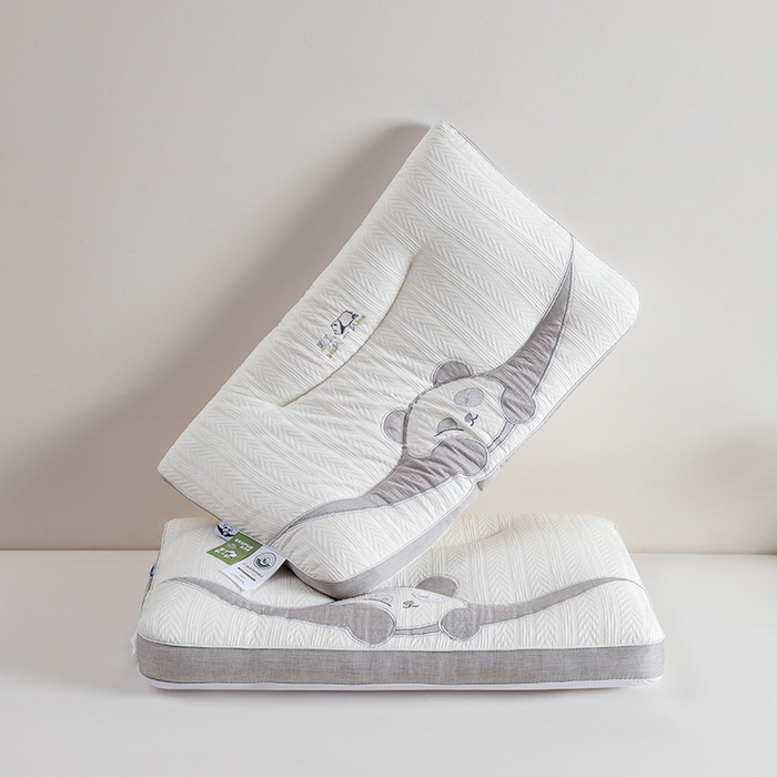 91家纺网 家纺一手货源 找家纺 小米枕芯 2025新款超柔透气亲肤趴趴熊猫护颈枕 趴趴熊猫护颈枕一对