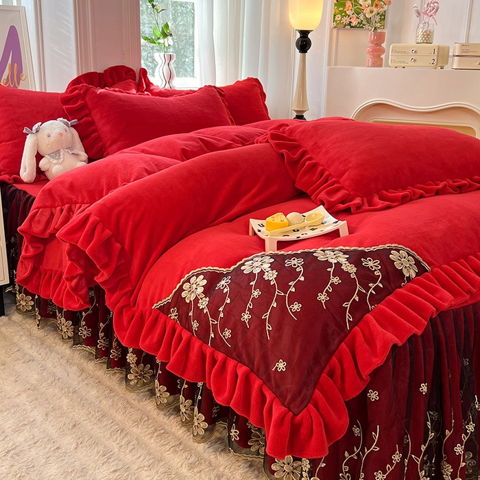 91家纺网 家纺一手货源 找家纺 唐人居 2025新款加厚牛奶绒床裙款四件套--花颜系列 花颜-玫瑰红