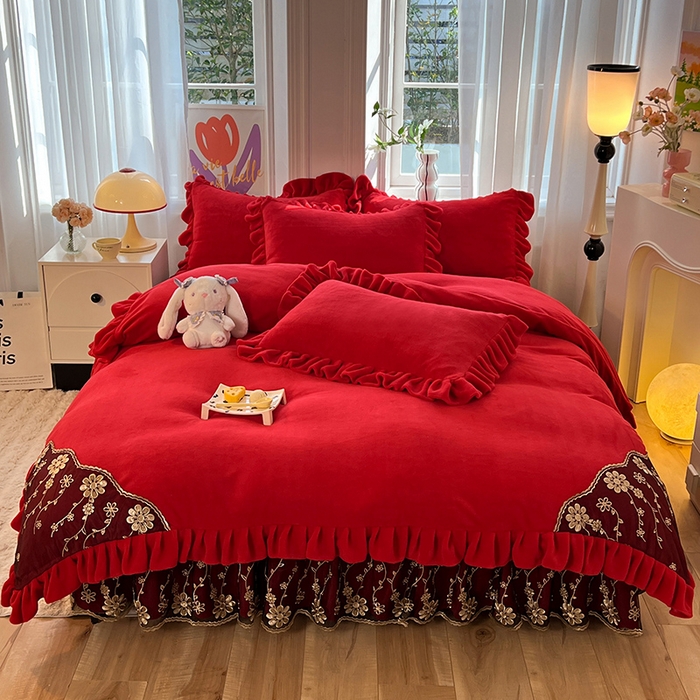 91家纺网 家纺一手货源 找家纺 唐人居 2025新款加厚牛奶绒床裙款四件套--花颜系列 花颜-玫瑰红