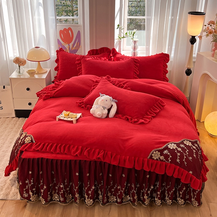 91家纺网 家纺一手货源 找家纺 唐人居 2025新款加厚牛奶绒床裙款四件套--花颜系列 花颜-玫瑰红