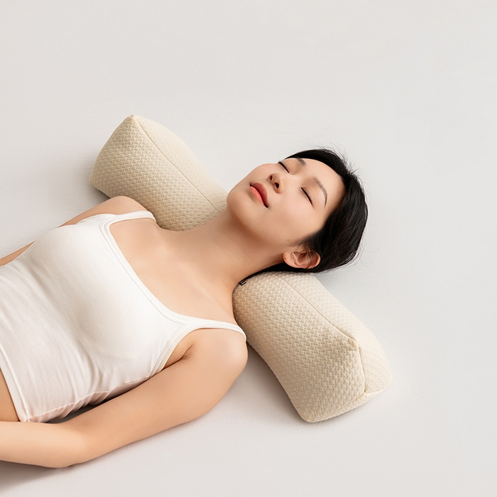 91家纺网 家纺一手货源 找家纺 小米枕芯 2025新款大凉山荞麦枕圆形三角形颈椎牵引枕 三角-米白