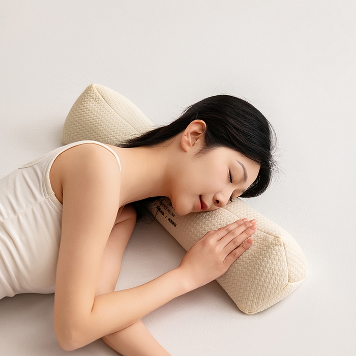 91家纺网 家纺一手货源 找家纺 小米枕芯 2025新款大凉山荞麦枕圆形三角形颈椎牵引枕 三角-米白