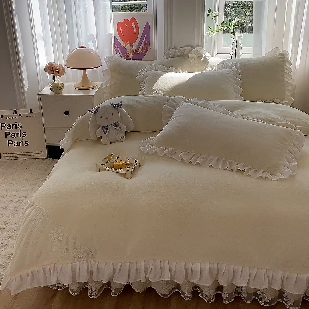 91家纺网 家纺一手货源 找家纺 唐人居 2025新款加厚牛奶绒床裙款四件套--花颜系列 花颜-奶黄