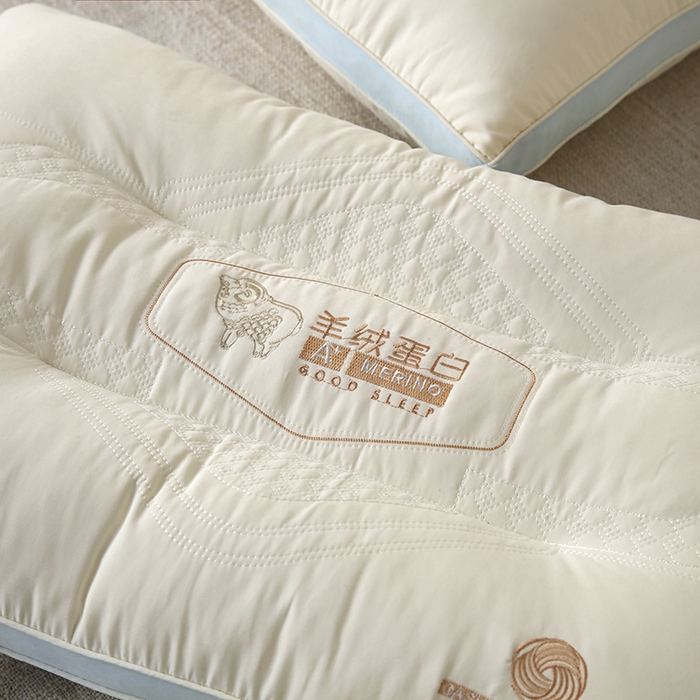 91家纺网 家纺一手货源 找家纺 永乐枕芯 2025新款羊绒蛋白枕枕头枕芯 蓝色