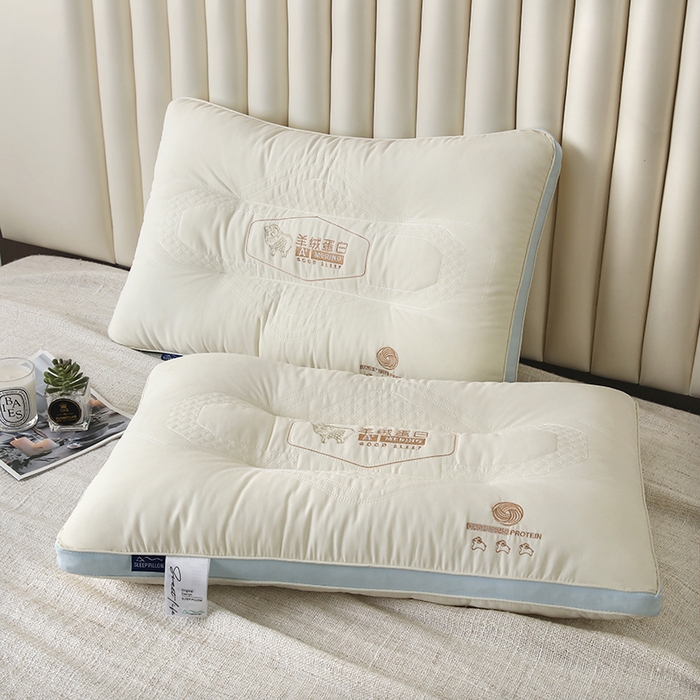 91家纺网 家纺一手货源 找家纺 永乐枕芯 2025新款羊绒蛋白枕枕头枕芯 蓝色