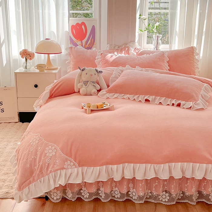 91家纺网 家纺一手货源 找家纺 唐人居 2025新款加厚牛奶绒床裙款四件套--花颜系列 花颜-浅粉玉