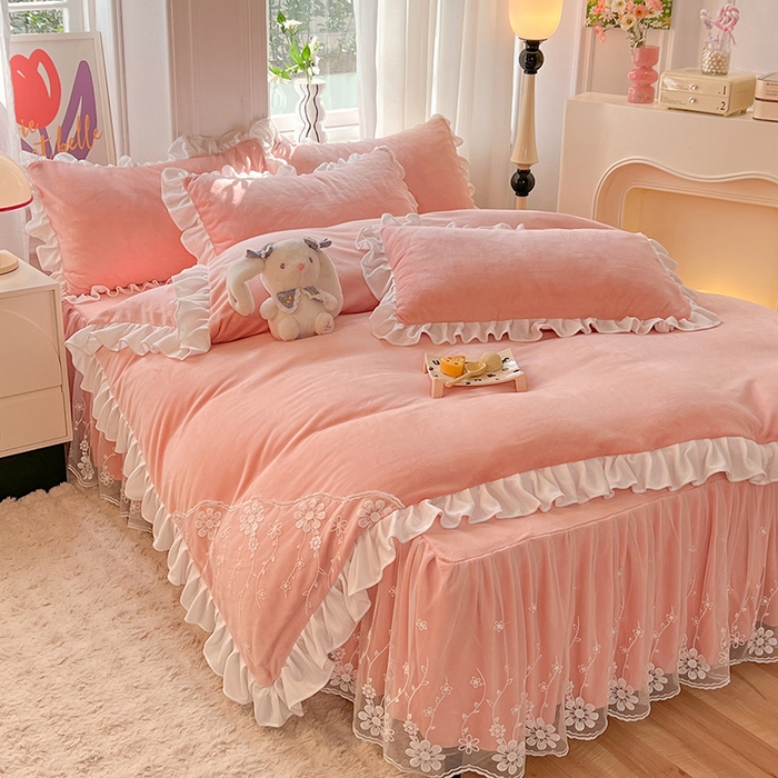 91家纺网 家纺一手货源 找家纺 唐人居 2025新款加厚牛奶绒床裙款四件套--花颜系列 花颜-浅粉玉