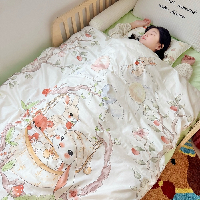 91家纺网 家纺一手货源 找家纺 萌宝家纺 2025新款A类60S数码大版印花长绒棉幼儿园三件套儿童多件套 摇篮兔子