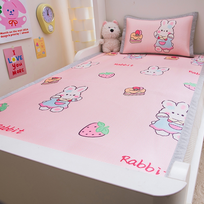 91家纺网 家纺一手货源 找家纺 萌宝家纺 2025新款7A抗菌儿童冰藤席卡通软席幼儿园冰丝席可定制 蛋糕兔子