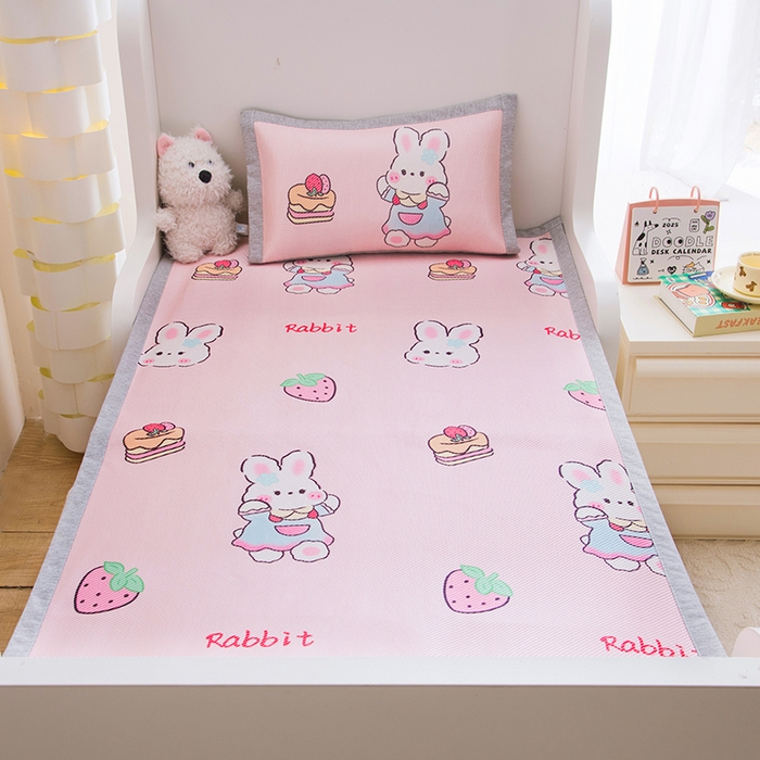 91家纺网 家纺一手货源 找家纺 萌宝家纺 2025新款7A抗菌儿童冰藤席卡通软席幼儿园冰丝席可定制 蛋糕兔子