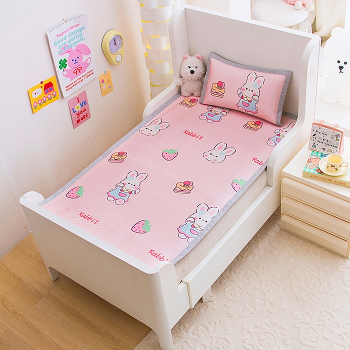 91家纺网 家纺一手货源 找家纺 萌宝家纺 2025新款7A抗菌儿童冰藤席卡通软席幼儿园冰丝席可定制 蛋糕兔子