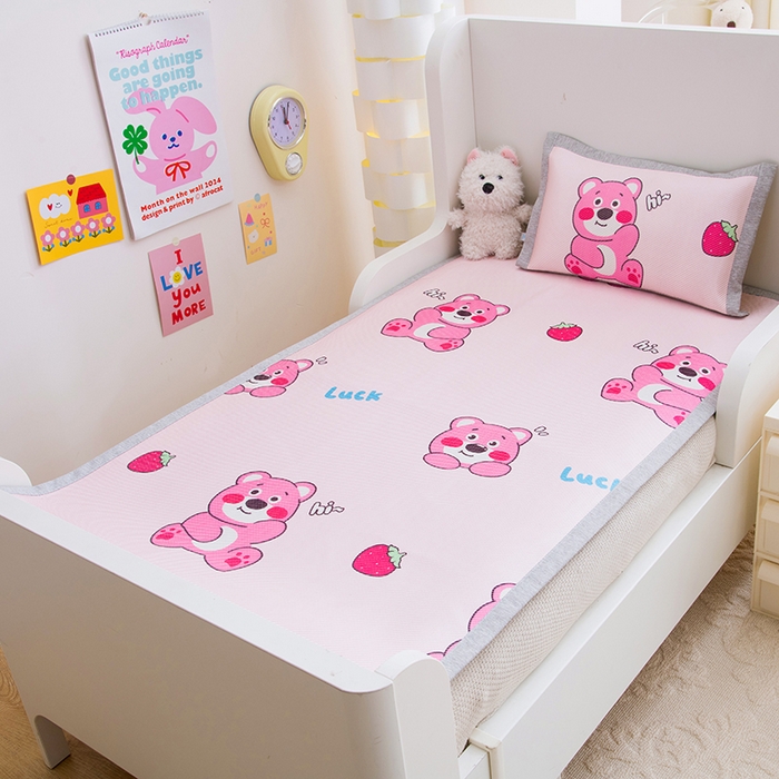 91家纺网 家纺一手货源 找家纺 萌宝家纺 2025新款7A抗菌儿童冰藤席卡通软席幼儿园冰丝席可定制 粉色小熊