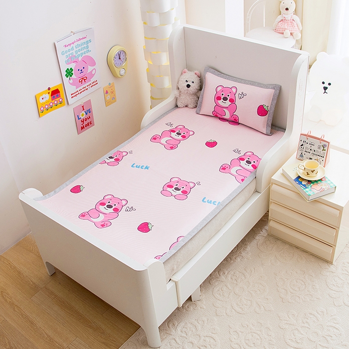 91家纺网 家纺一手货源 找家纺 萌宝家纺 2025新款7A抗菌儿童冰藤席卡通软席幼儿园冰丝席可定制 粉色小熊