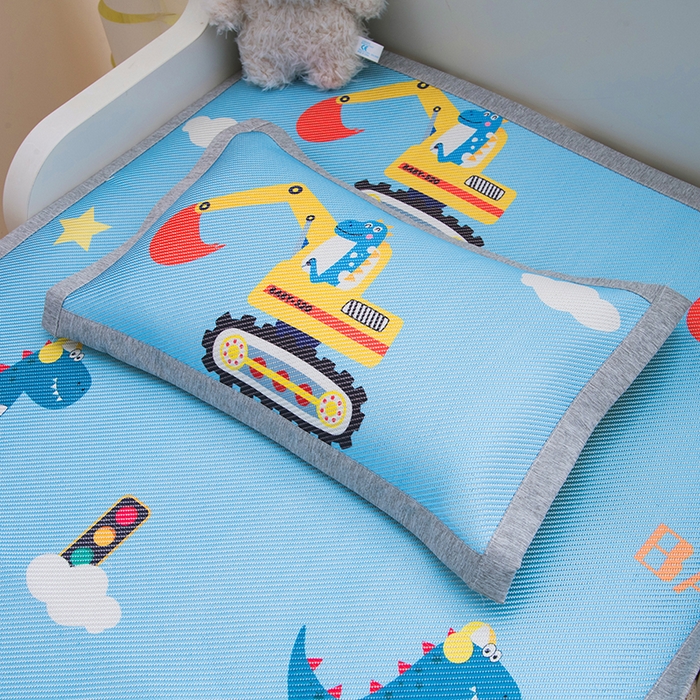 91家纺网 家纺一手货源 找家纺 萌宝家纺 2025新款7A抗菌儿童冰藤席卡通软席幼儿园冰丝席可定制 恐龙挖掘机