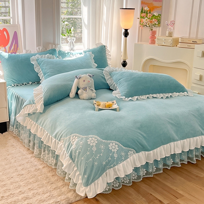 91家纺网 家纺一手货源 找家纺 唐人居 2025新款加厚牛奶绒床裙款四件套--花颜系列 花颜-天蓝