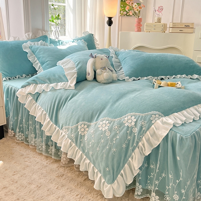 91家纺网 家纺一手货源 找家纺 唐人居 2025新款加厚牛奶绒床裙款四件套--花颜系列 花颜-天蓝