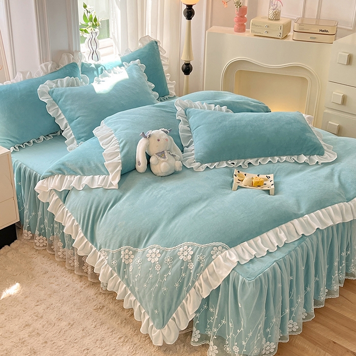 91家纺网 家纺一手货源 找家纺 唐人居 2025新款加厚牛奶绒床裙款四件套--花颜系列 花颜-天蓝