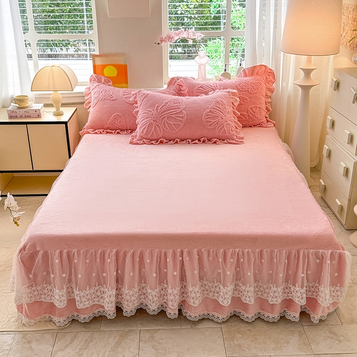 91家纺网 家纺一手货源 找家纺 （总）唐人居 2025新款雕花牛奶绒床裙花边四件套--蝶舞