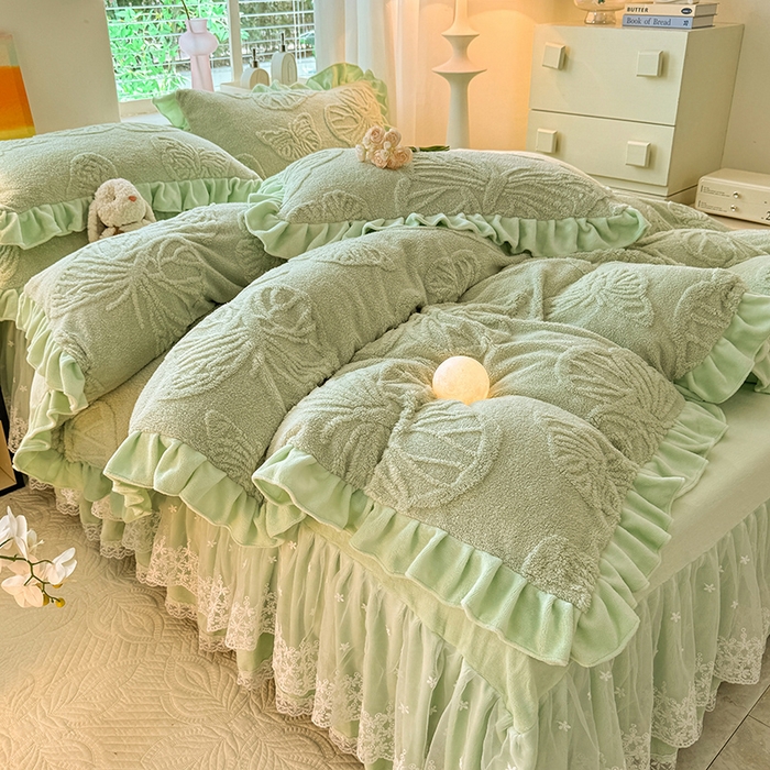 91家纺网 家纺一手货源 找家纺 （总）唐人居 2025新款雕花牛奶绒床裙花边四件套--蝶舞