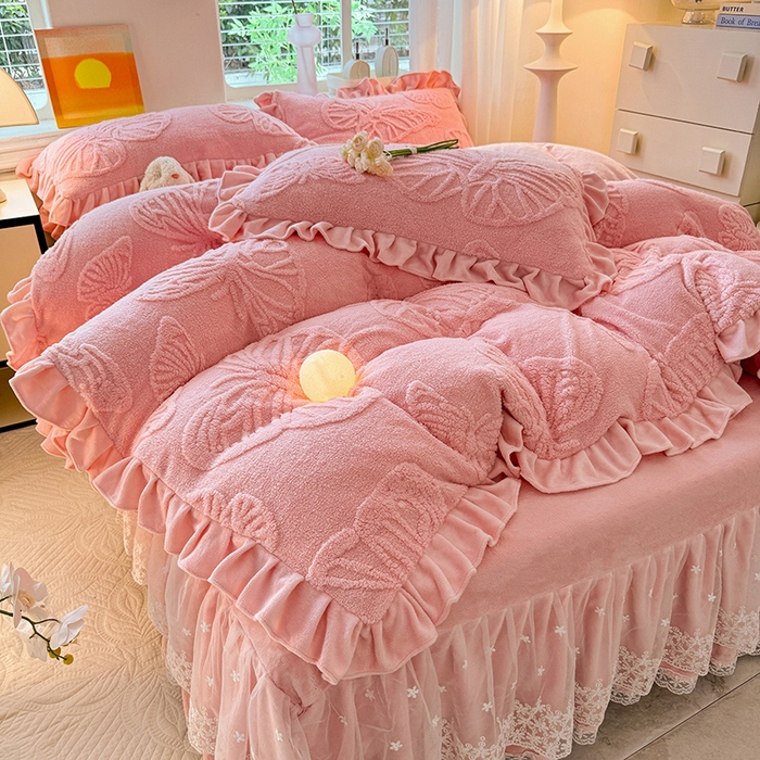 91家纺网 家纺一手货源 找家纺 唐人居 2025新款雕花牛奶绒床裙花边四件套--蝶舞 蝶舞-粉玉