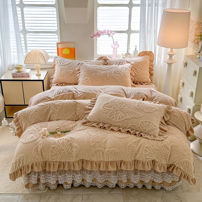 91家纺网 家纺一手货源 找家纺 唐人居 2025新款雕花牛奶绒床裙花边四件套--蝶舞 蝶舞-卡其
