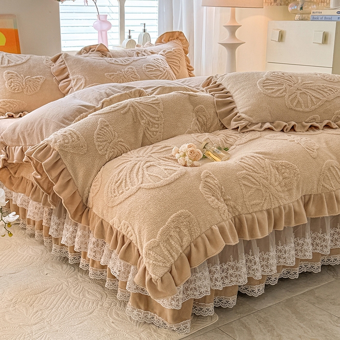 91家纺网 家纺一手货源 找家纺 唐人居 2025新款雕花牛奶绒床裙花边四件套--蝶舞 蝶舞-卡其