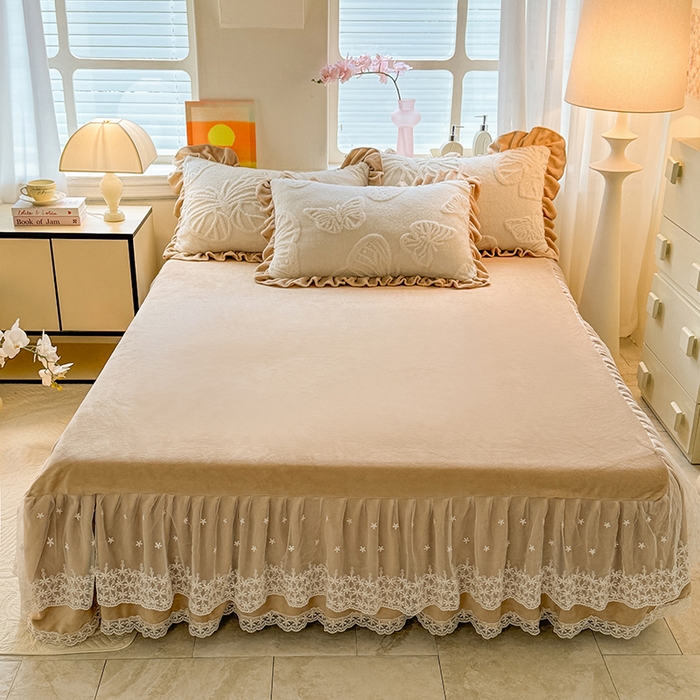 91家纺网 家纺一手货源 找家纺 唐人居 2025新款雕花牛奶绒床裙花边四件套--蝶舞 蝶舞-奶白