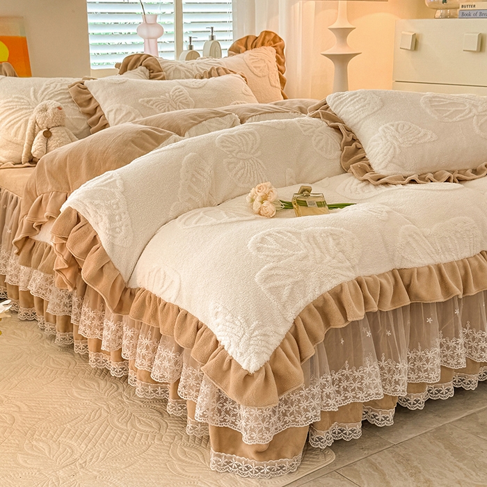 91家纺网 家纺一手货源 找家纺 唐人居 2025新款雕花牛奶绒床裙花边四件套--蝶舞 蝶舞-奶白