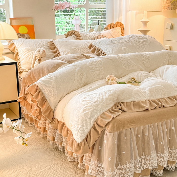 91家纺网 家纺一手货源 找家纺 唐人居 2025新款雕花牛奶绒床裙花边四件套--蝶舞 蝶舞-奶白